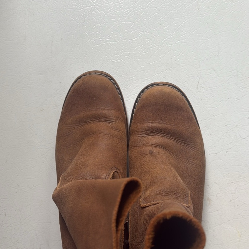 Incredibly soft women’s Roots Boots!